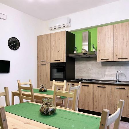 Butterfly B&B Ливорно Екстериор снимка